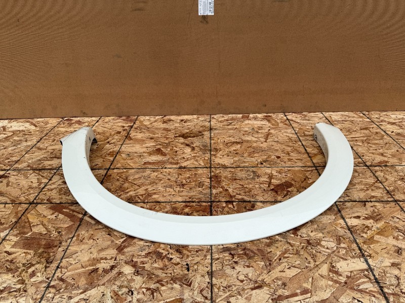 INFINITI QX80 QX56 11-17 OEM REAR LEFT DRIVER FENDER FLARE TRIM MOLDING (WHITE)