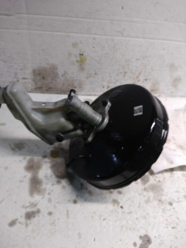 2015 KIA Sportage Power Brake Booster OEM 2.4L 121K Miles - Grey