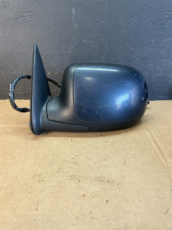 2003-2006 Chevrolet Tahoe Suburban Left Driver LH Turn Door Mirror OEM AE0984 DW