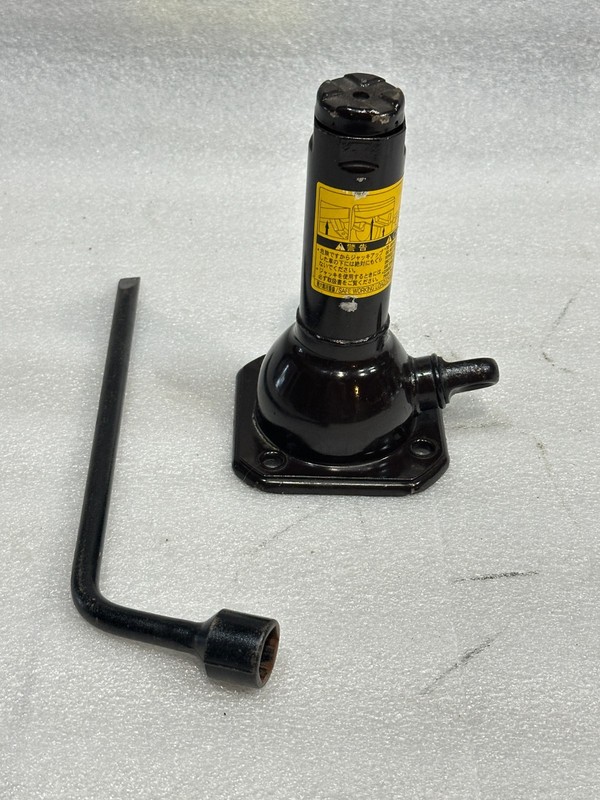 2003-2009 Toyota 4runner GX470 Bottle Jack And Tool Spare Emergency 09111-35180
