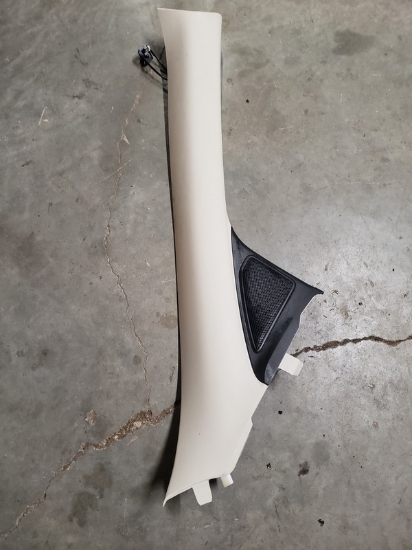 2014-19 FORD ESCAPE UPPER RIGHT WINDSHIELD A-PILLAR TRIM MOLDING COVER IVORY OEM