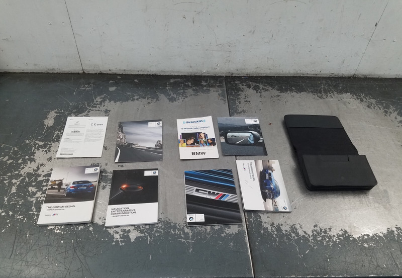 2013 BMW M5 F10 Owners Manual #3439 A9