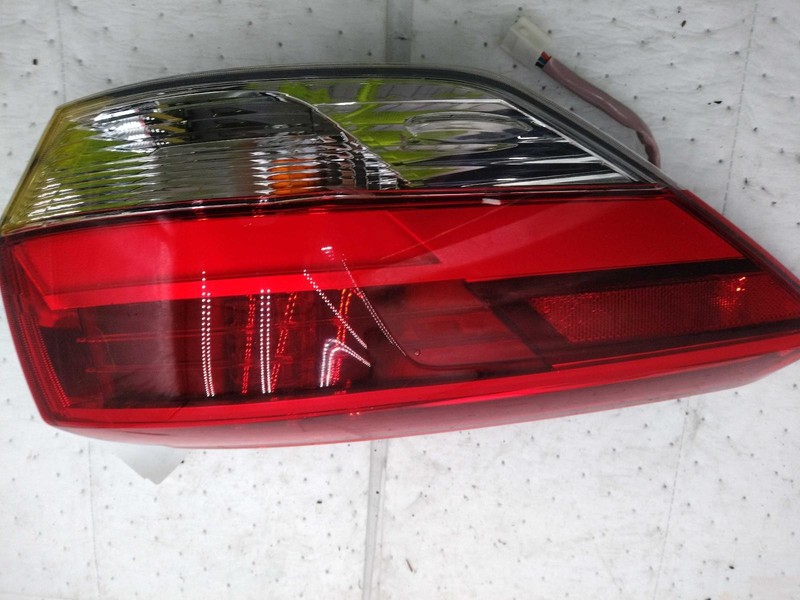 2019 Toyota Highlander Left Tail Light Assembly White 697485 Used OEM