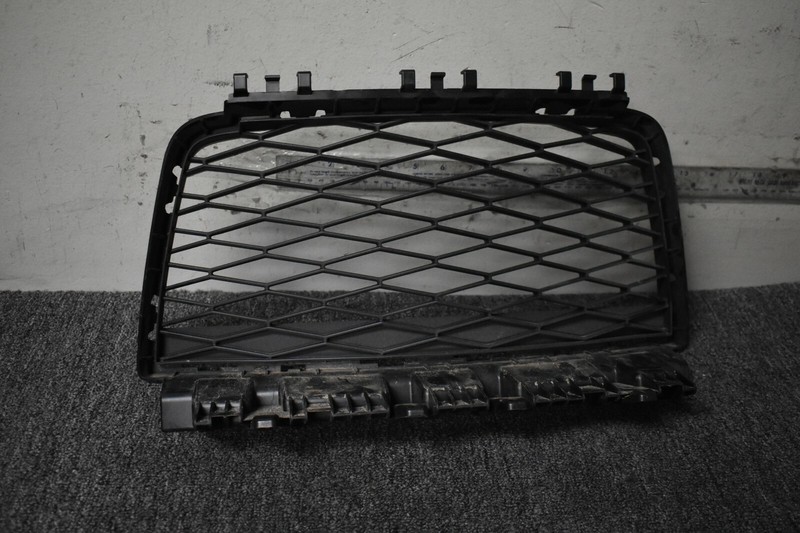 TOYOTA FRONT BUMPER GRILLE TRIM FACTORY OEM
