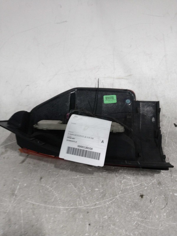 2006 GMC Envoy XL Left Tail Light Assembly Black OEM 31012 251K Mileage