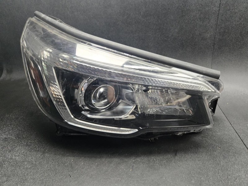 Front Right Headlight 2019 Subaru Forester 2020 X