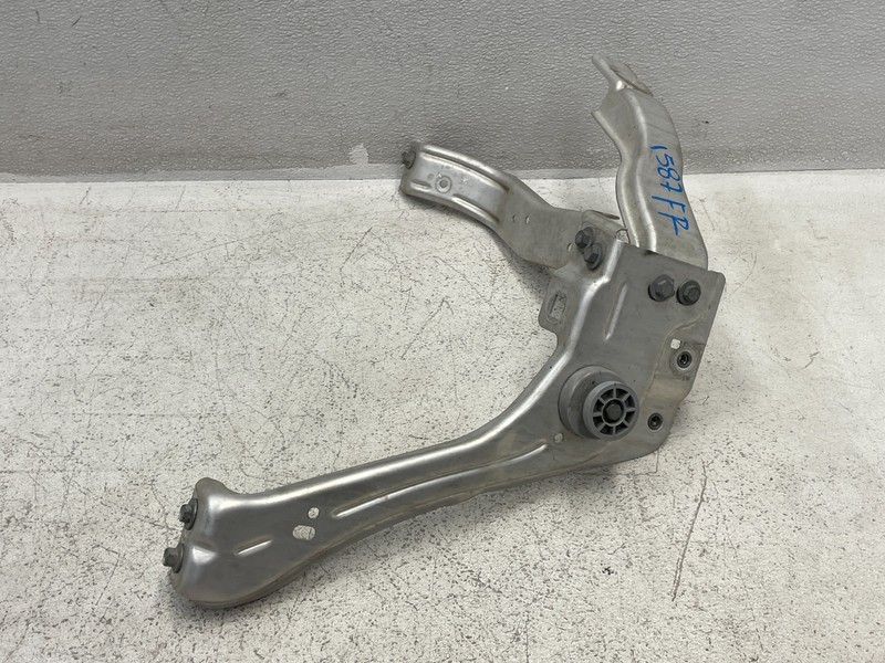 13-16 Mercedes SL550 SL400 R231 Front Right Reinforcement Bracket Set 1587 OEM