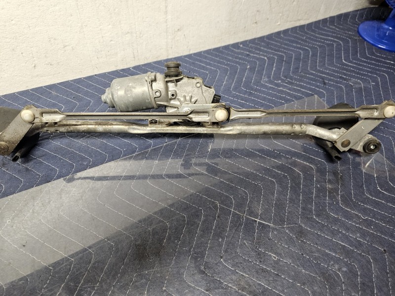 Windshield Wiper Motor Classic Style Includes Linkage Fits 07-17 COMPASS 1320501