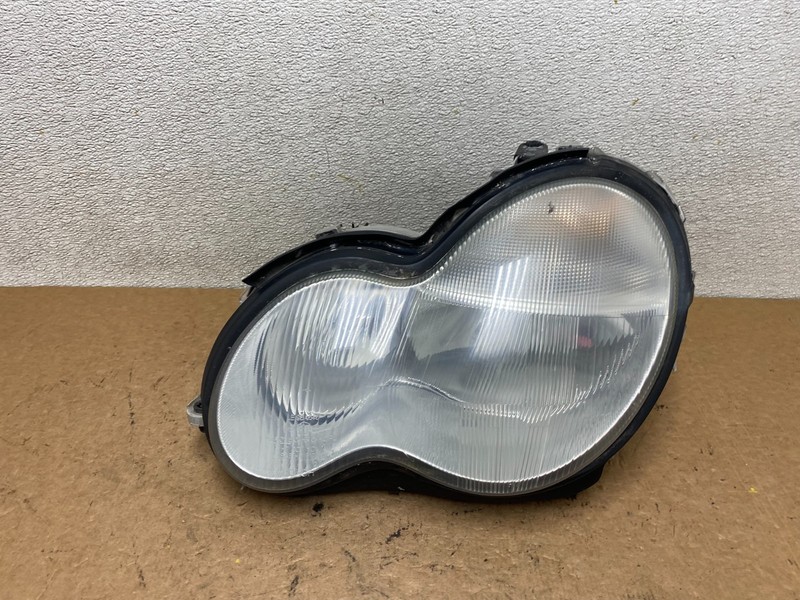 2001-2004 Mercedes-Benz C Class Halogen Left Driver Headlight Oem S7743 DW