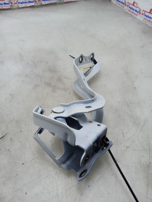 22 TOYOTA PRIUS L HOOD HINGE PAIR WHT-089