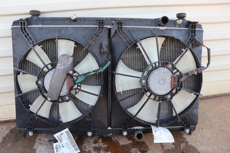 2013-2017 HONDA ACCORD 2.4L ENGINE RADIATOR W/ COOLING FAN ASSEMBLY OEM