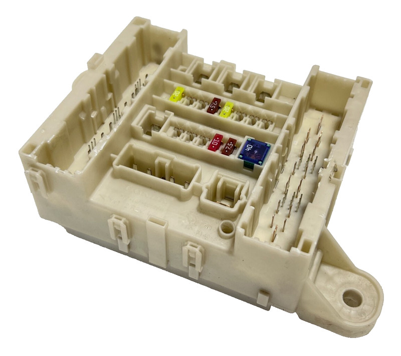 2014-2016 Acura MDX Rear Passenger Compartment Junction Block Fuse Relay Box OEM