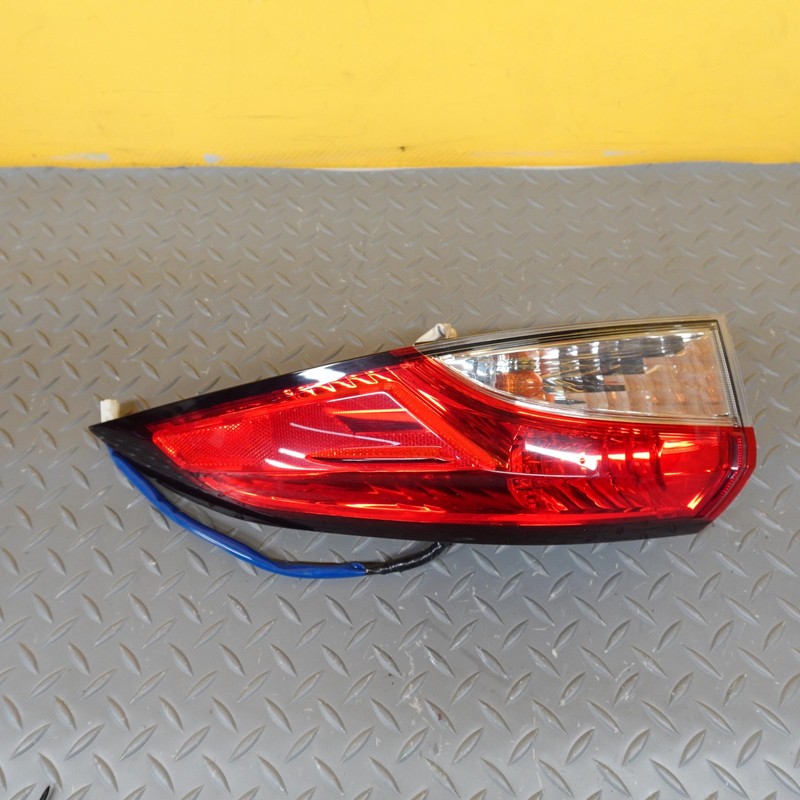 2020-2025 TOYOTA COROLLA RIGHT SIDE TAIL LIGHT TAILLIGHT OEM 8155112D10