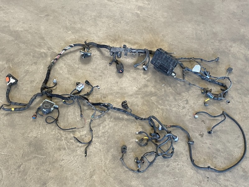2017 2018 Maserati Levante Engine Bay Wire Wiring Harness Fuse Box 3.0L 1442 OEM