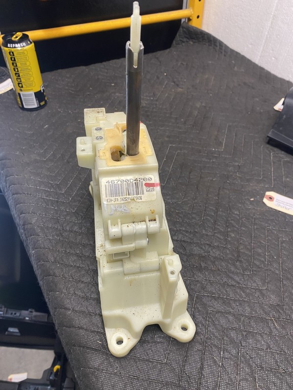 2017 Kia Optima LX Shifter 46700-D4200 OEM
