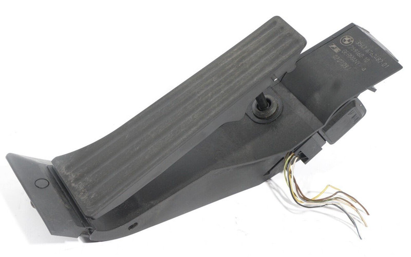 2002 - 2008 BMW 745I E65 GAS PEDAL OEM