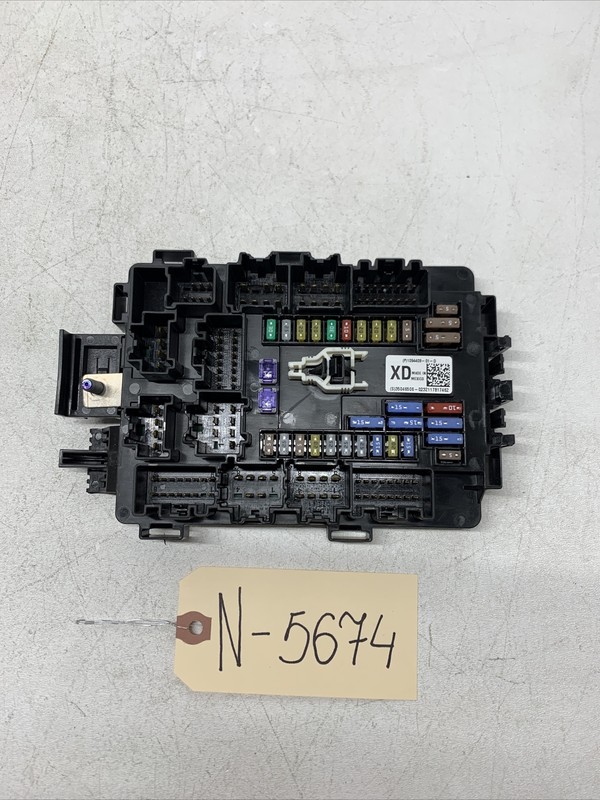 16-20 TESLA MODEL X FRONT CABIN FUSE RELAY JUNCTION MODULE 1370 5674 B60