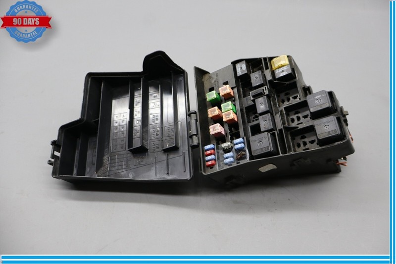 02-05 Ford Thunderbird Engine Bay Power Distribution Fuse Relay Box Fusebox Oem