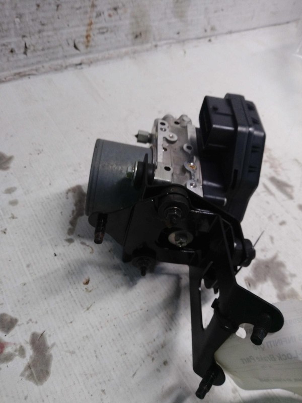 2016 INFINITI Q70 ABS Pump & Motor Assembly OEM 476601MB2E 71K Miles