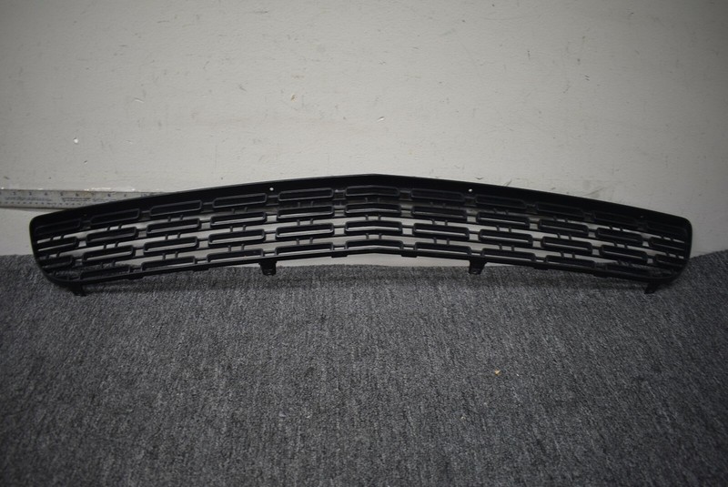 2015-2017 DODGE CHALLENGER FRONT LOWER GRILLE FACTORY OEM