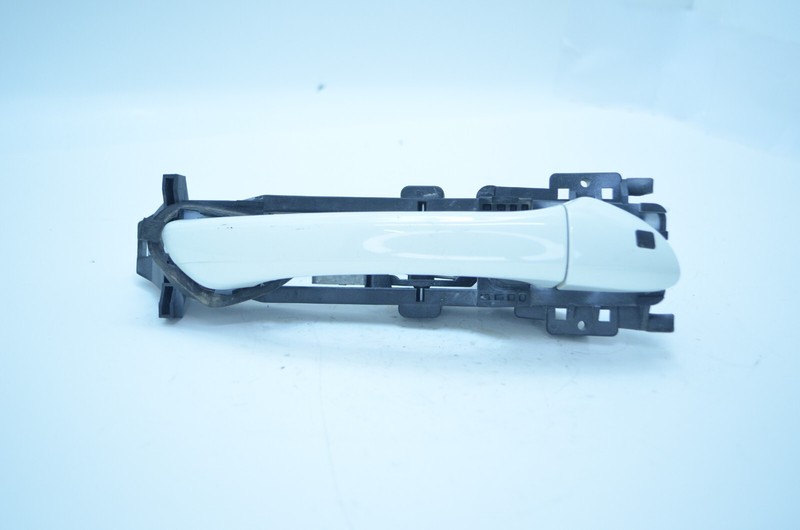 05-08 MERCEDES R171 SLK280 FRONT RIGHT PASSENGER EXTERIOR DOOR HANDLE WHITE OEM