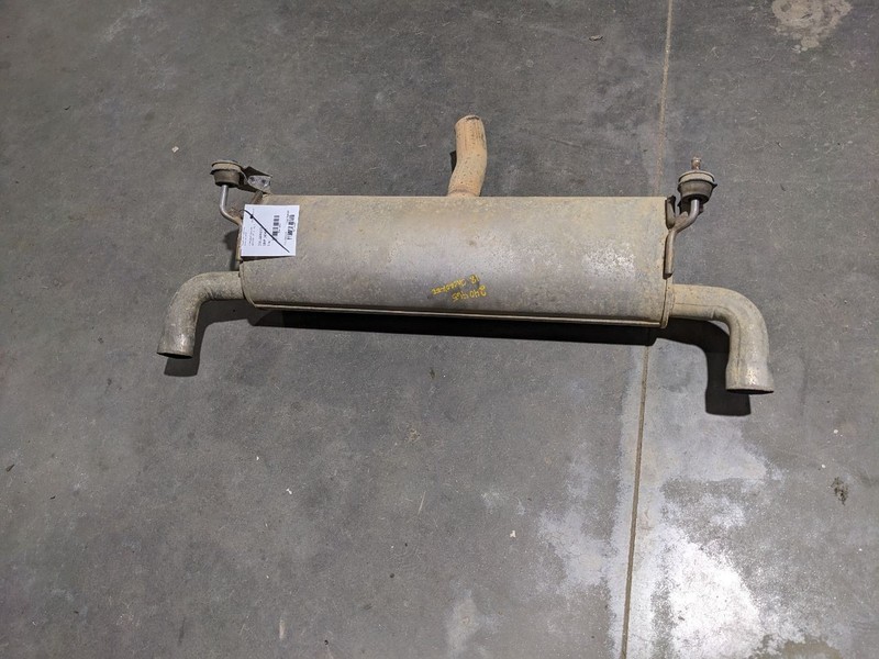 2014-2022 JEEP CHEROKEE 3.2L REAR LOWER EXHAUST SYSTEM MUFFLER RESONATOR 1159497