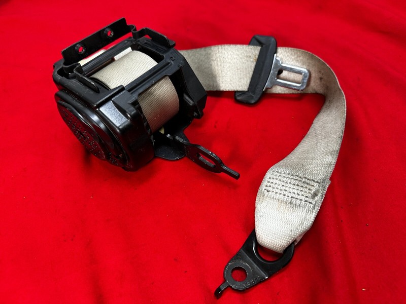 17-23 BMW G30 F90 530 540 550 M5 Rear Left or Right Seatbelt Retractor OEM✅