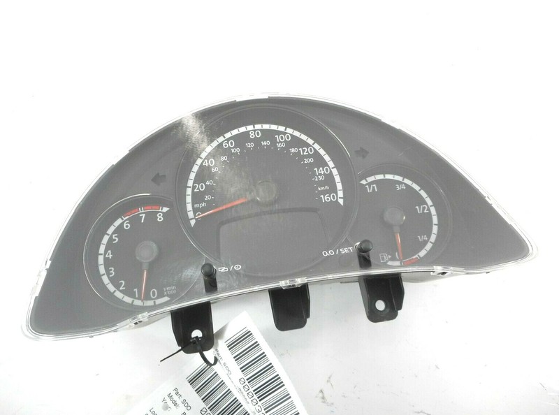 Volkswagen Beetle Speedometer Instrument Cluster MPH 95K OEM 2013 2014