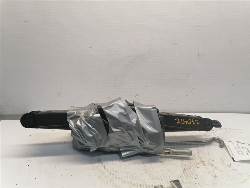 2016 2017 2018 2019 NX200T Jack and Tools 1205970