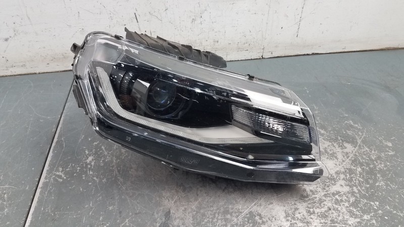 2020 Camaro ZL1 1LE Right Passenger Head Light -** #5319 X2