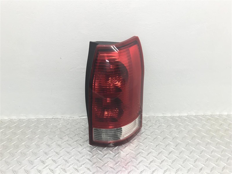 02 03 04 05 06 07 SATURN VUE PASSENGER TAIL LAMP OEM 166-02000BR