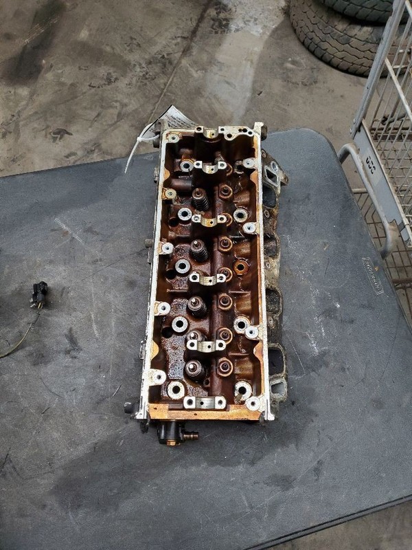 Passenger Cylinder Head Flex Fuel Vehicle Ffv Fits 06-11 CROWN VICTORIA 305310