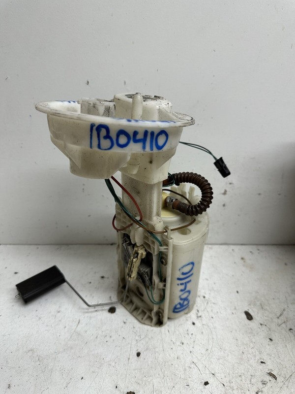 2005-2006 Mini Cooper 1.6L Fuel Pump w Sending Unit & Bracket