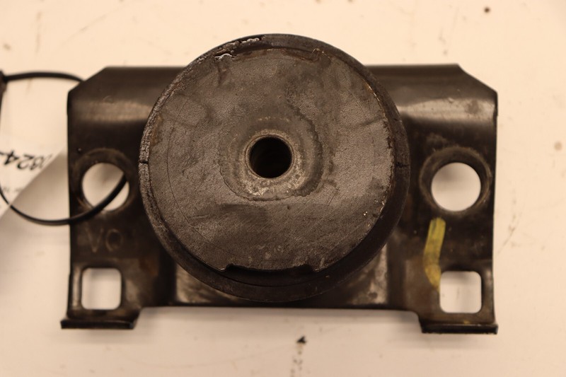 2012-2021 NISSAN NV1500 NV2500 NV3500 4.0L RIGHT ENGINE MOTOR MOUNT SUPPORT OEM