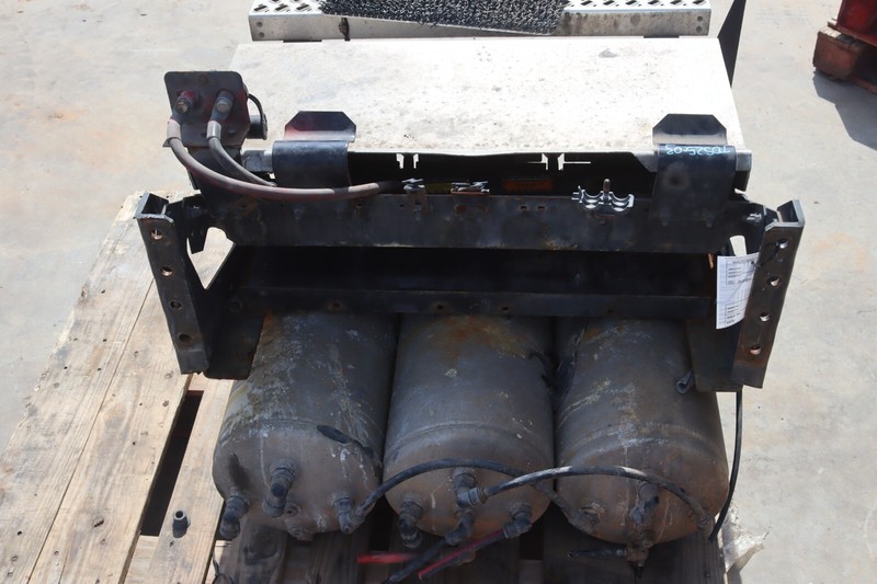 2013-2018 MACK CXU613 BATTERY BOX TRAY W/ AIR TANKS & STEPS OEM