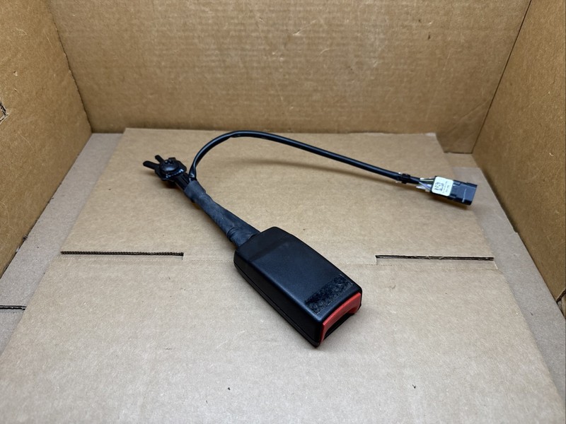 2013-2015 Ford Explorer Front Right Passenger Side Seat Belt Seatbelt Buckle