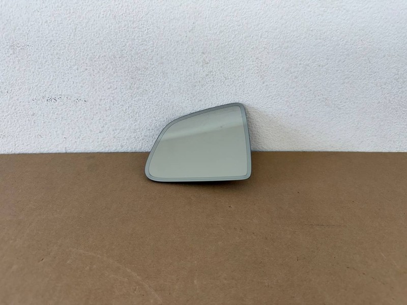 ✅24-25 Tesla Model Y LH Auto Dim And Heated Mirror Glass 9253135001 w/scratch