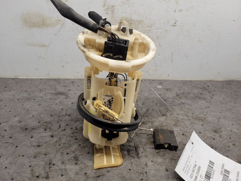 Driver Fuel Pump Assembly Convertible M54 Fits 01-06 BMW 325i 1550350