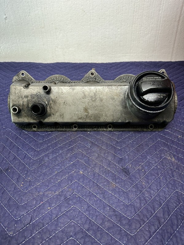 Engine Valve Cover w/Cap for Volkswagen Jetta 99-05 Golf Beetle Diesel 1.9L SOHC
