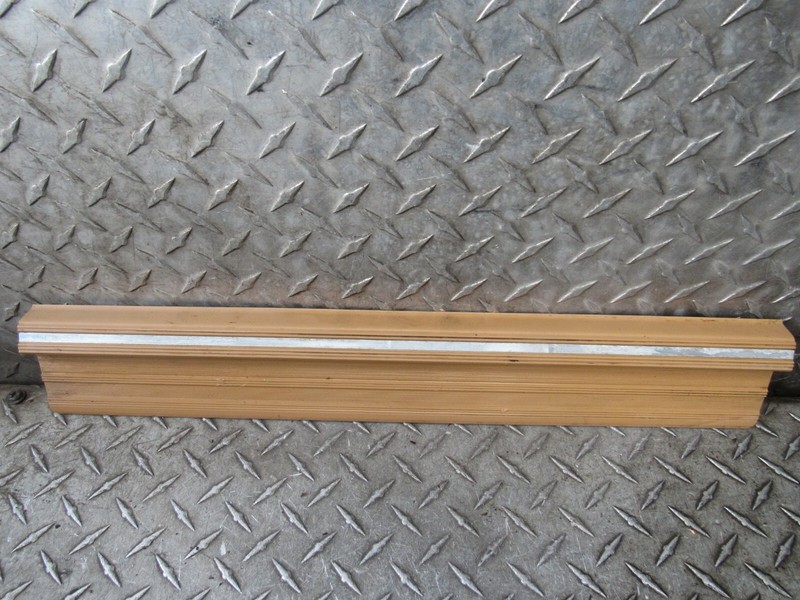 1982 MERCEDES-BENZ 240D LEFT DRIVER REAR DOOR SILL ROCKER TRIM PANEL STEP 2.4L