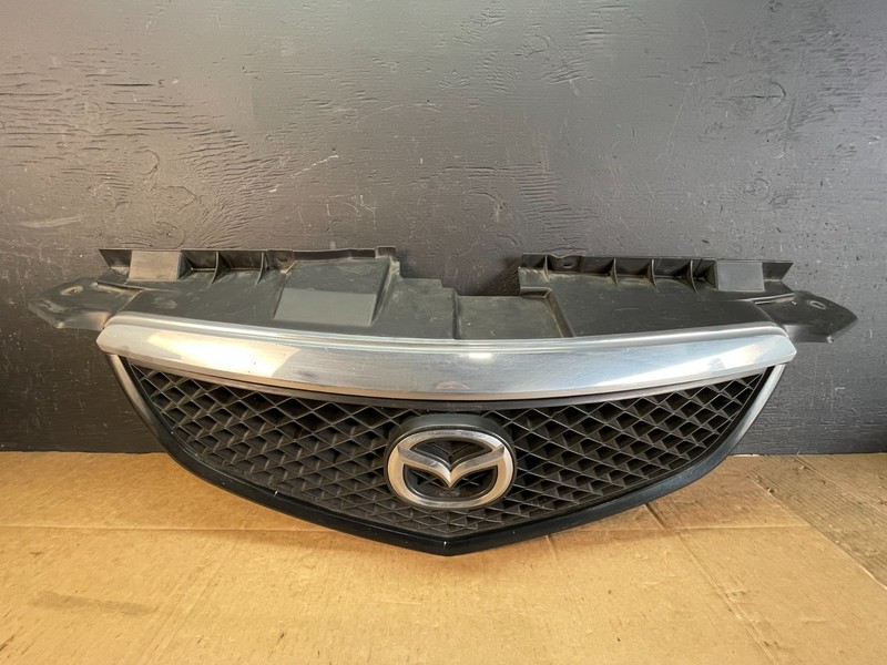 2002 2003 Mazda MPV Front Upper Grille Grill Oem AC5123 DG