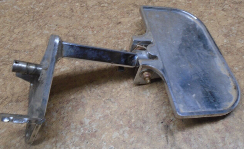 1998 Suzuki Marauder VZ800 VZ 800 Foot Rest Peg Pedal Mount Right Front 98 1997