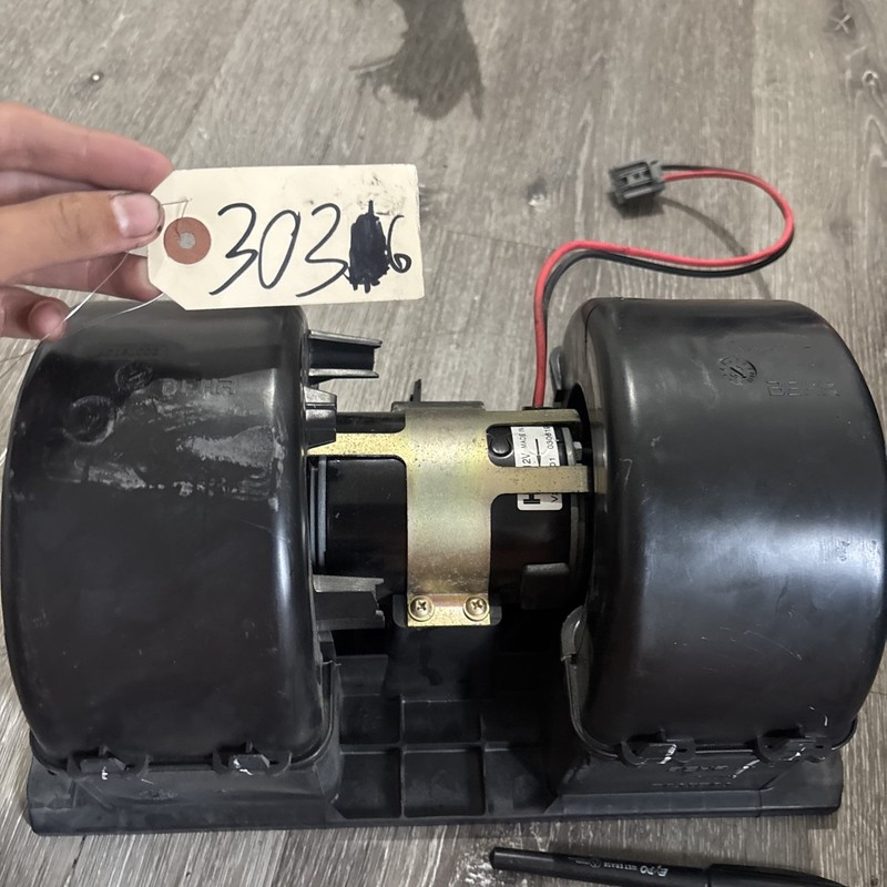 VOLVO VNL FRONT HEATER A/C BLOWER MOTOR A5181002 N9589001