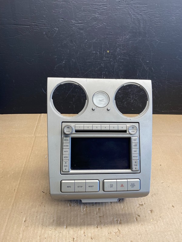 2006 to 2010 Lincoln Zephyr Mkz Radio Screen Vent Clock Bezel Trim OEM AB9518 DG
