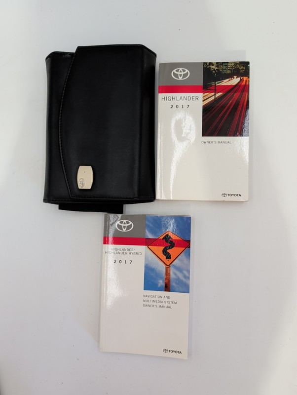 2017 Toyota HIGHLANDER Factory Owners Manual Set With Navigation System