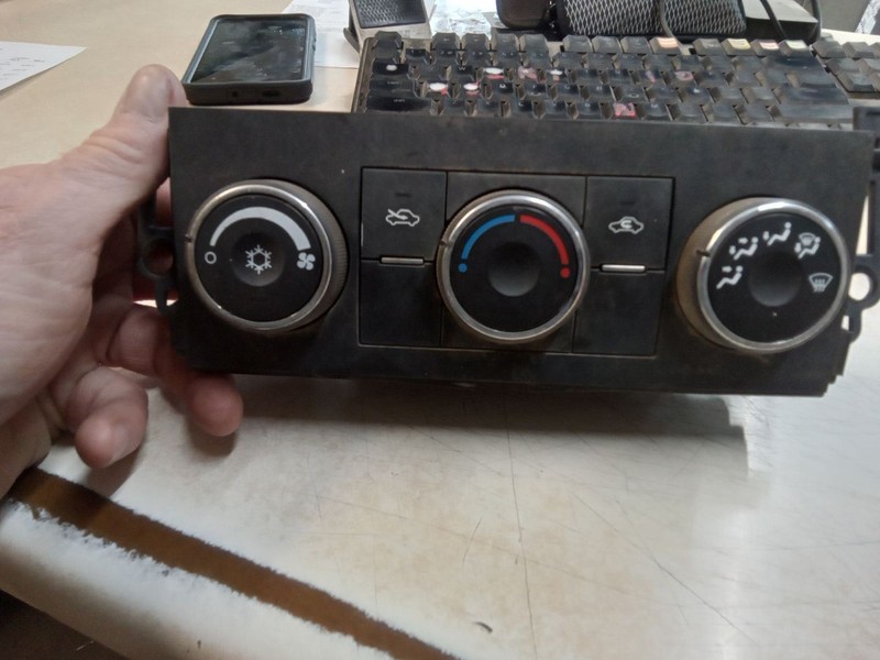 Temperature Control Manual Control Opt C67 Fits 12-14 SIERRA 2500 PICKUP 99811