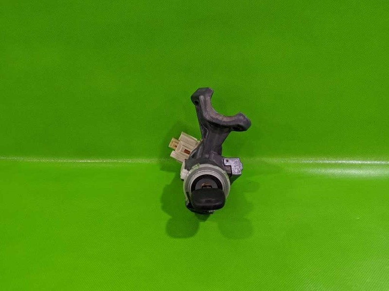 02-06 CAMRY IGNITION LOCK CYLINDER HOUSING W/KEY OEM 4226-10