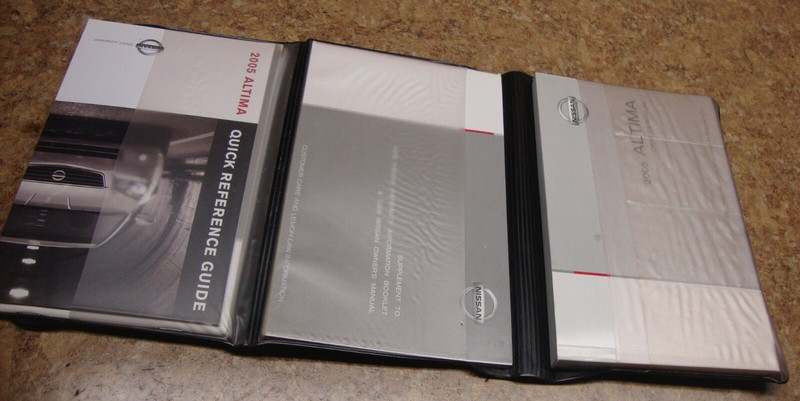 2005 Nissan Altima 2.5S 2.5 L S SL Owners Manual Book Booklet Case Cover 06