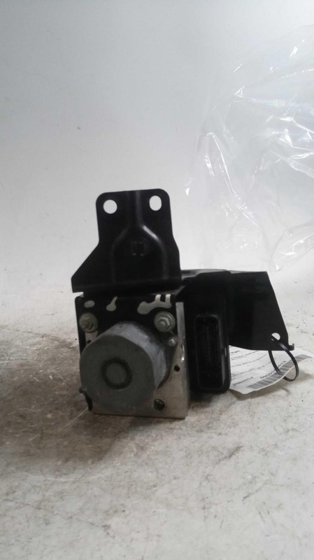 2017 Nissan Rogue ABS Pump & Motor Assembly OEM 476606FL1B 129K Miles