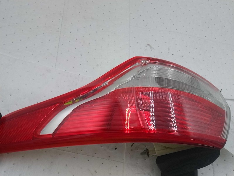2014 Ford Escape Right Red Tail Light Assembly OEM 574953 - Used, 165K Miles